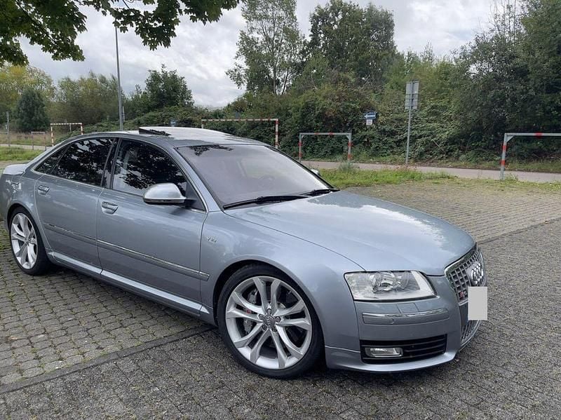 Silber Gebraucht 2008 Audi S8 Ambiente Limousine | 16.299 € (Fairer Preis) - Bild 1/4