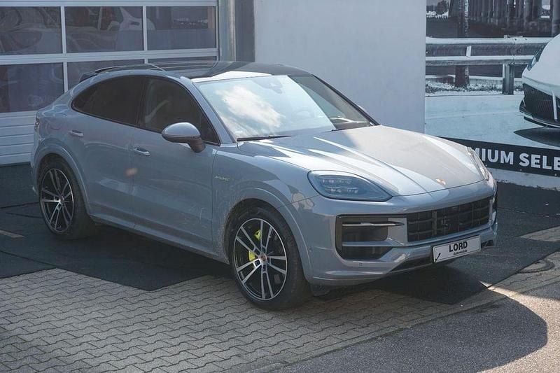 Gebraucht Porsche Cayenne 519 PS (381 kW) 2024 Grau SUV