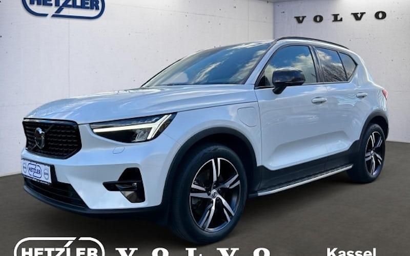 Gebraucht Volvo XC40 Plus 261 PS (191 kW) 2022 Crystal white / metallic SUV