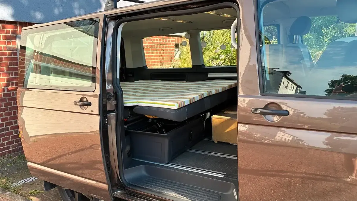 Gebraucht VW Multivan Startline 140 PS (102 kW) 2012 Braun Van / Kleinbus