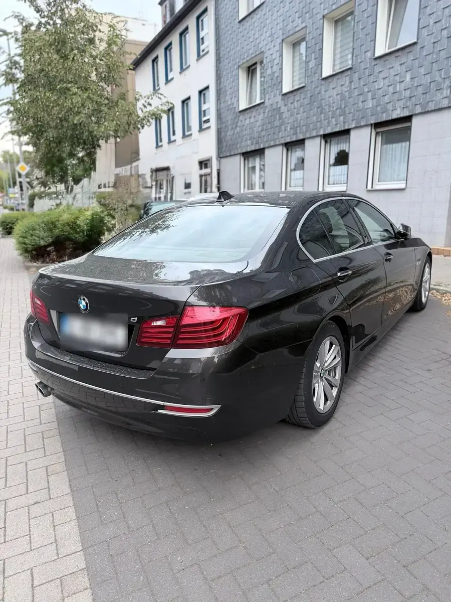 Gebraucht BMW 530 Comfort Edition 258 PS (189 kW) 2014 Braun Limousine
