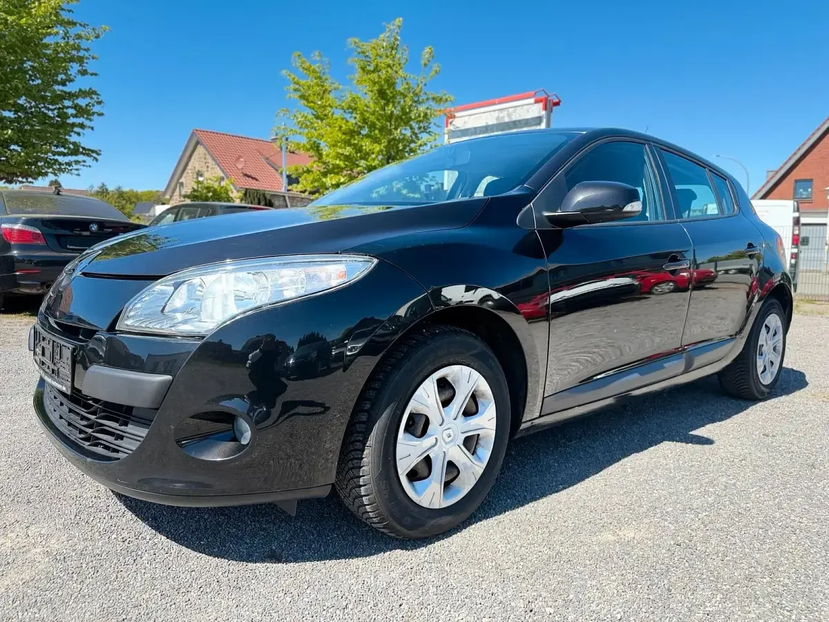 Używany Renault Mégane 101 KM (74 kW) 2009 Czarny Sedan/Limuzyna