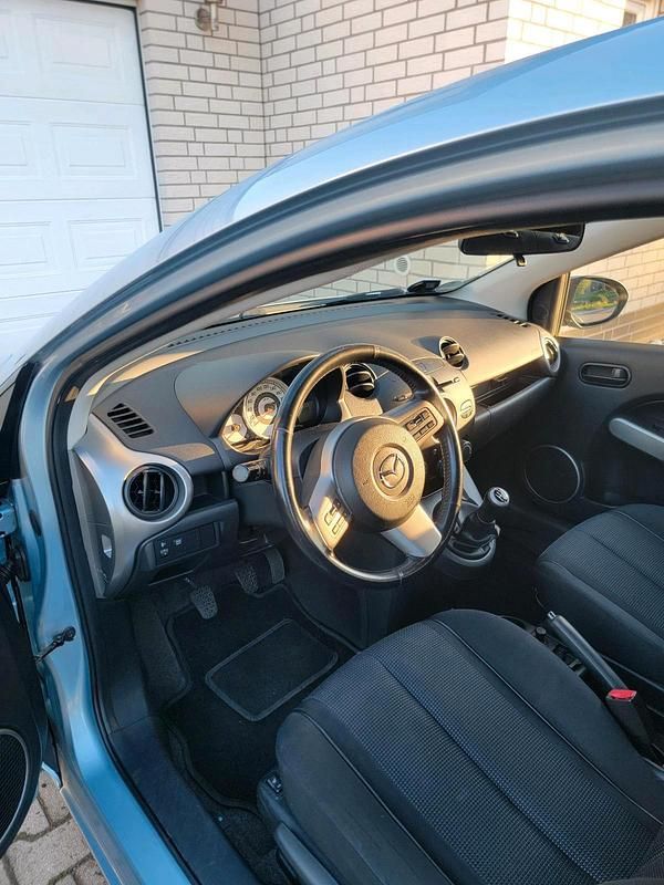 Usata Mazda 2 103 CV (75 kW) 2009 Blu Utilitaria
