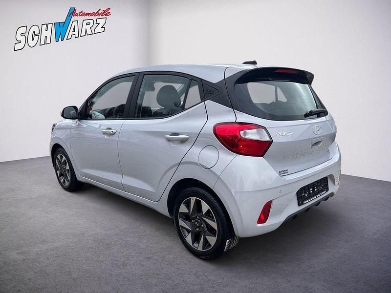 Gebraucht Hyundai i10 Trend 79 PS (58 kW) 2024 Grau Kleinwagen