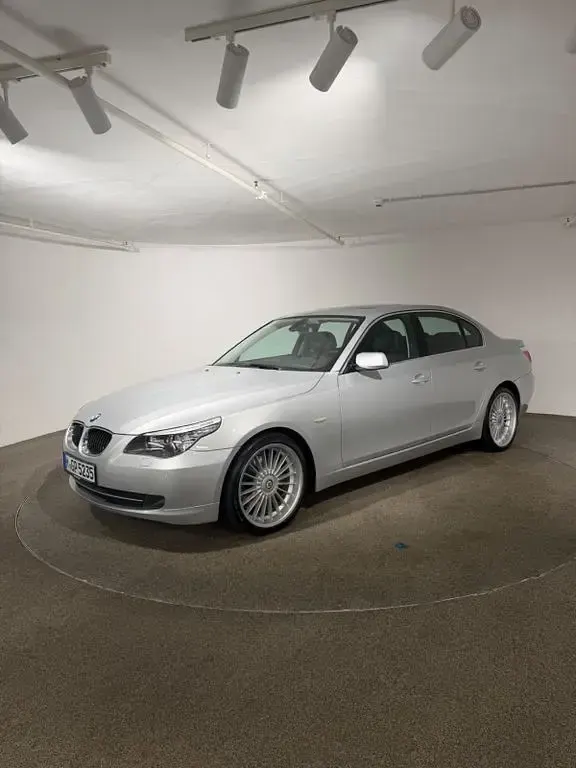 Gebraucht BMW 523 190 PS (139 kW) 2007 Silber Limousine