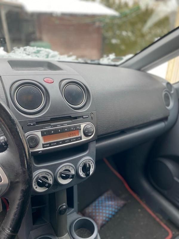 Gebraucht Mitsubishi Colt 95 PS (69 kW) 2011 Rot Kleinwagen