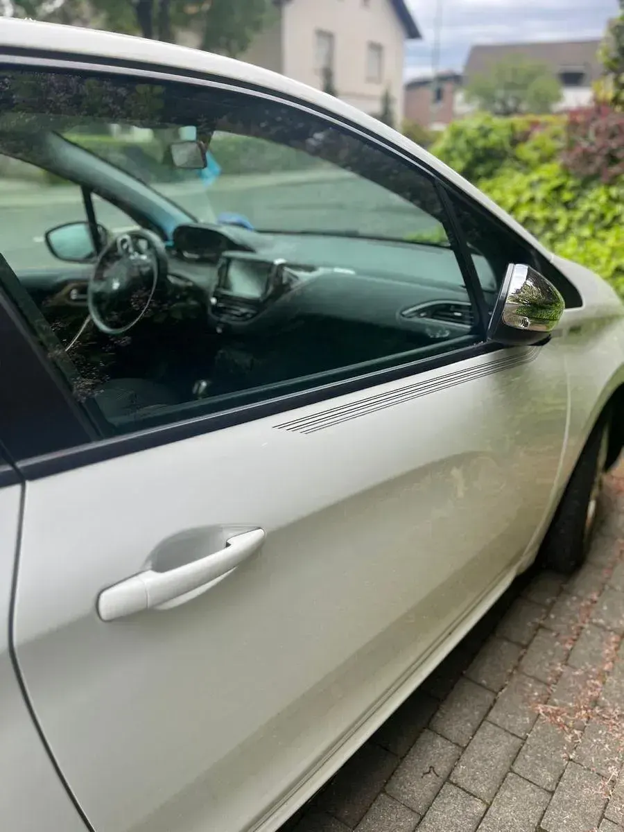 Gebraucht Peugeot 208 Style 92 PS (67 kW) 2013 Weiß Kleinwagen