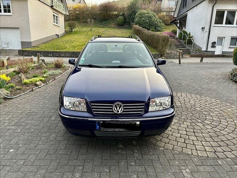 Gebraucht VW Bora Highline 105 PS (77 kW) 2001 Blau Kombi