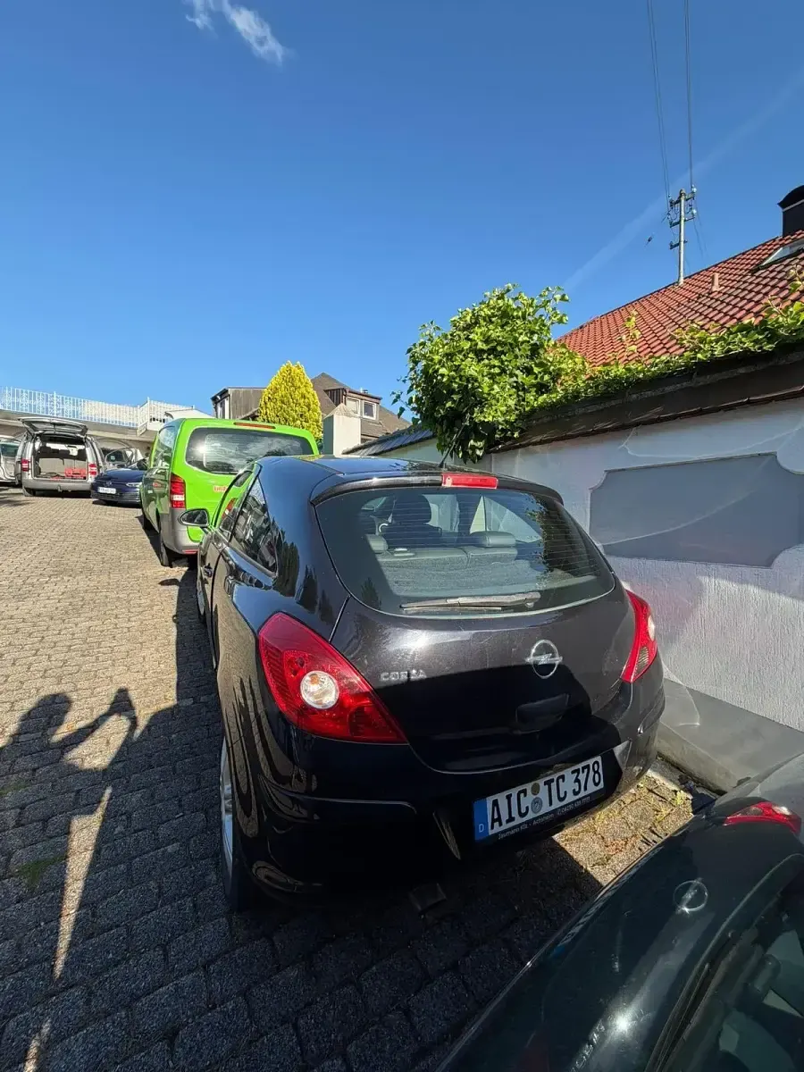 Gebraucht Opel Corsa 80 PS (58 kW) 2010 Schwarz Kleinwagen