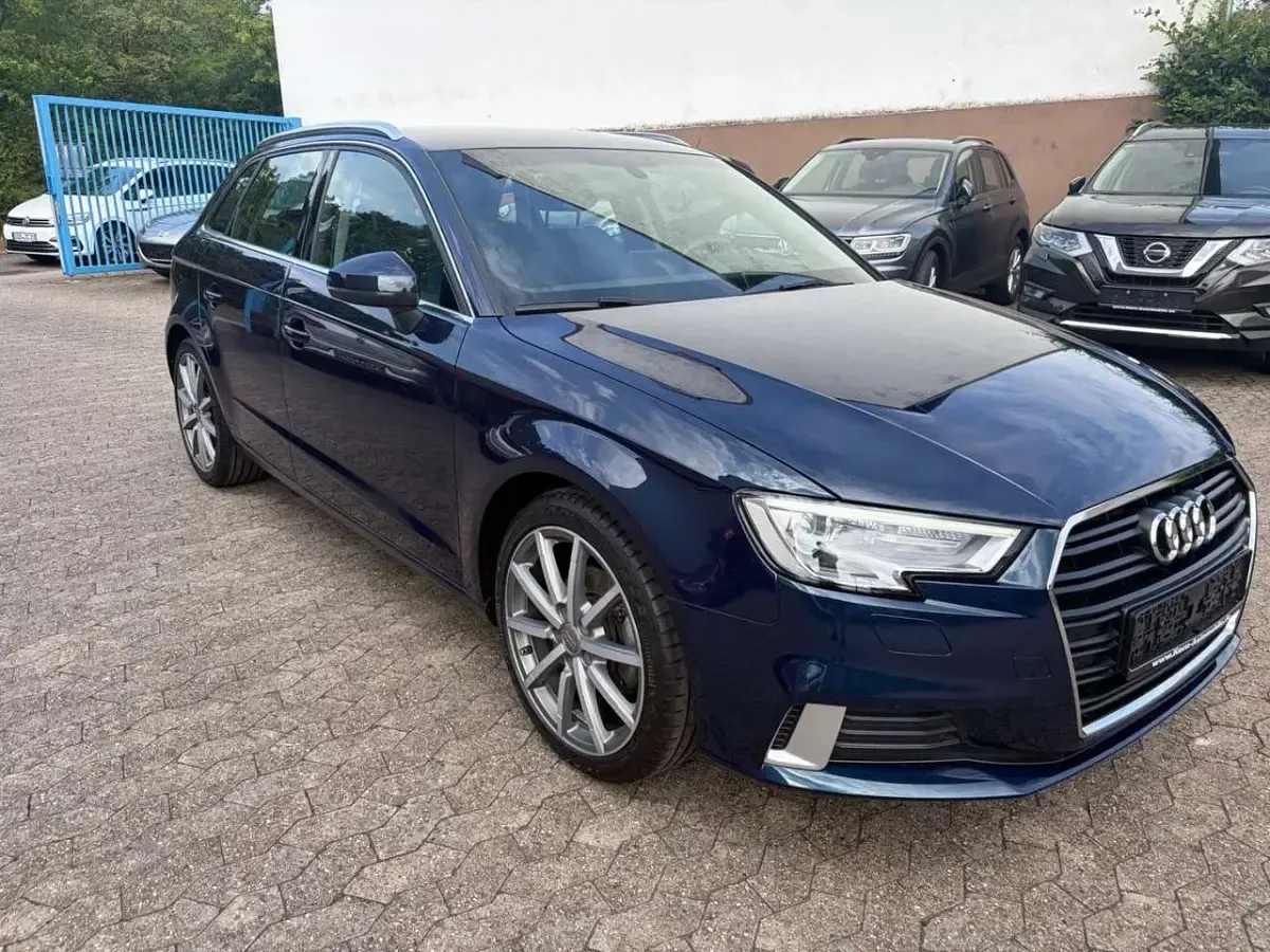 Gebraucht Audi A3 Sport 116 PS (85 kW) 2019 Kosmosblau Limousine
