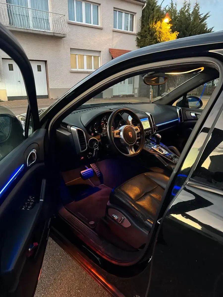 Gebraucht Porsche Cayenne 240 PS (176 kW) 2011 Schwarz SUV