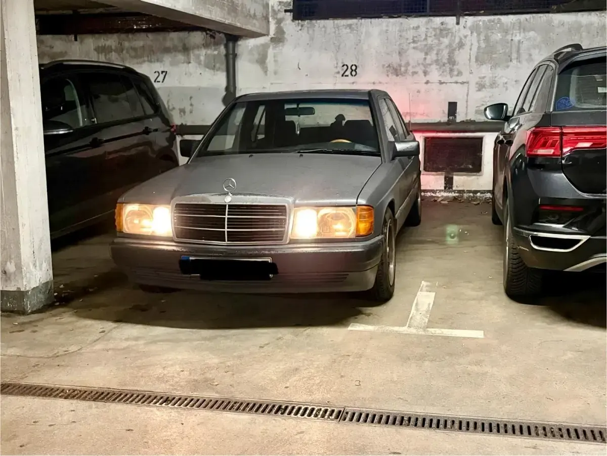 Gebraucht Mercedes 190 132 PS (97 kW) 1991 Grau Limousine