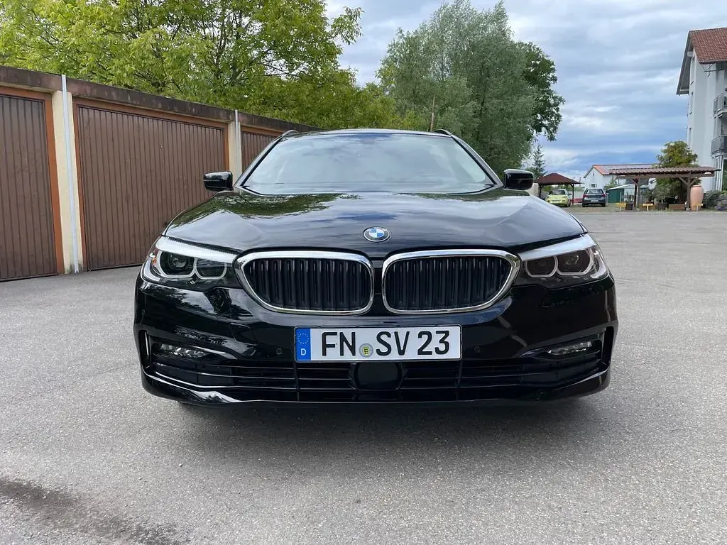 Gebraucht BMW 520 Sport Line 184 PS (135 kW) 2017 Schwarz Kombi