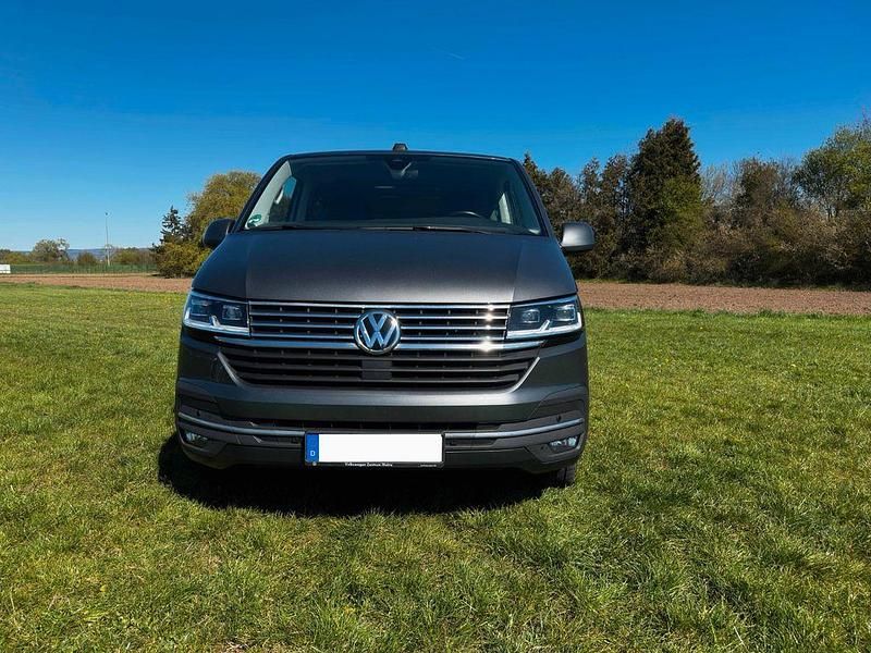 Używany VW Multivan Generation Six 150 KM (110 kW) 2022 Szary Minivan