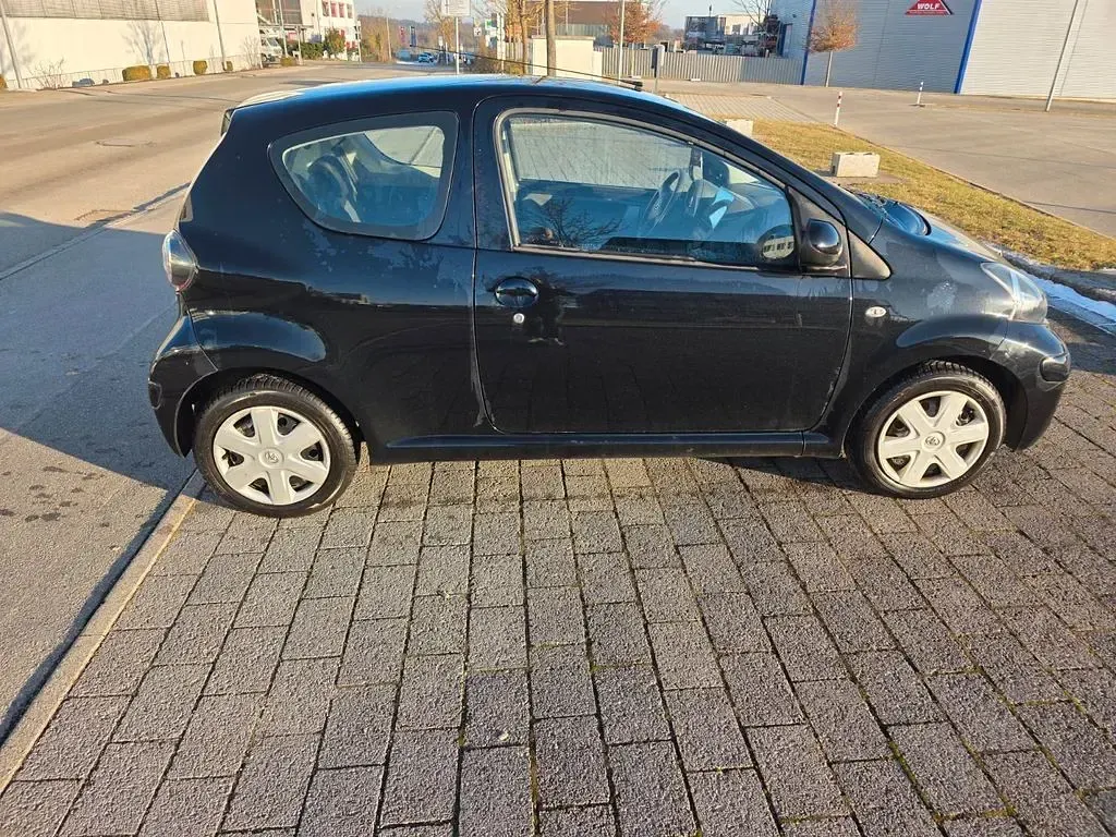 Gebraucht Toyota Aygo 68 PS (50 kW) 2009 Schwarz Kleinwagen