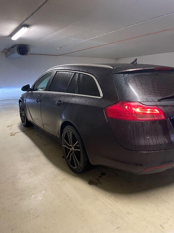 Gebraucht Opel Insignia Edition 160 PS (117 kW) 2013 Braun Kombi