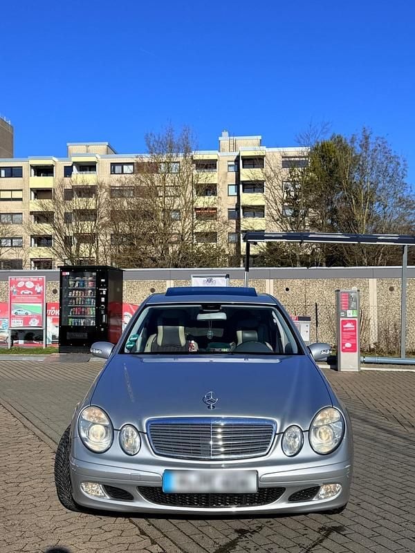 Second-hand Mercedes E200 163 CP (119 kW) 2004 Argintiu Berlinǎ