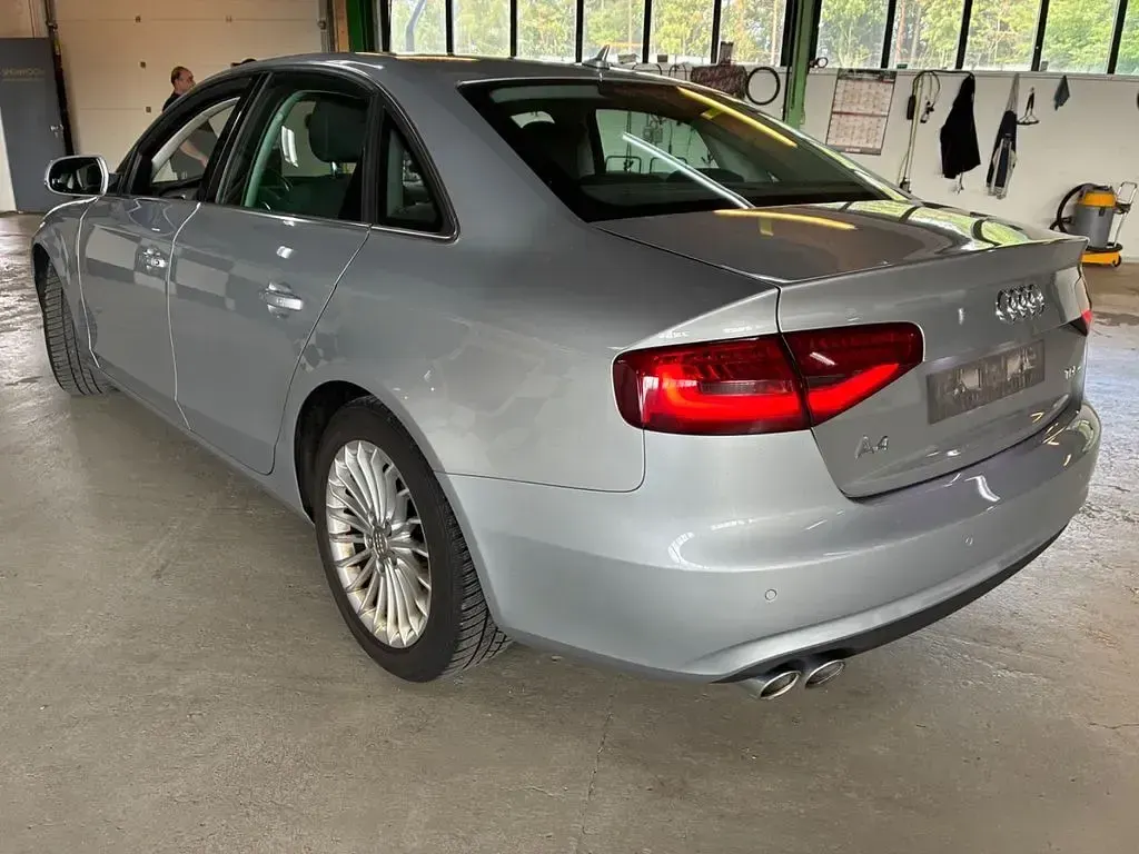 Gebraucht Audi A4 Ambition 150 PS (110 kW) 2015 Silber Limousine