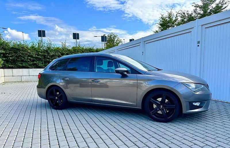 Grau Gebraucht 2014 Seat Leon ST FR Kombi | 12.299 € (Guter Preis) - Bild 1/4