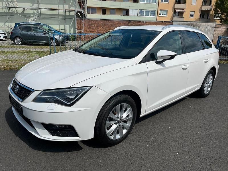 Weiß Gebraucht 2019 Seat Leon Limousine | 12.990 € (Guter Preis) - Bild 1/4