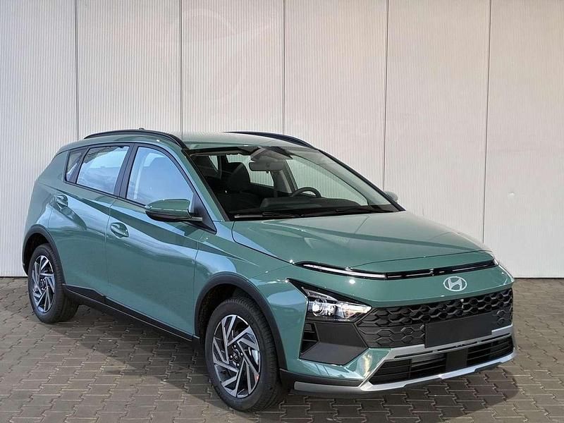 Neu Hyundai Bayon 90 PS (66 kW) 2025 Mangrove green SUV