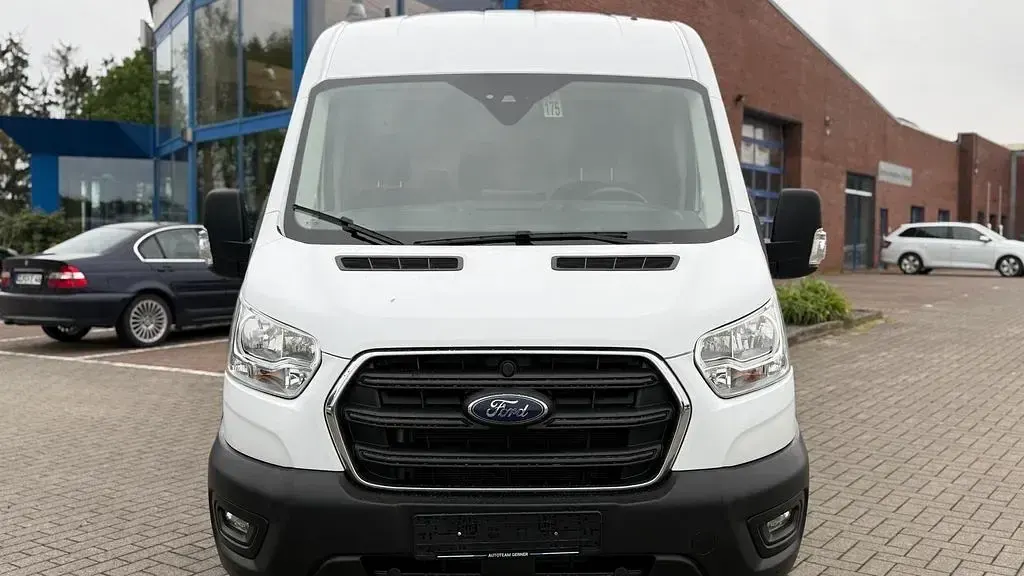 Używany Ford Transit Trend 131 KM (96 kW) 2022 Biały Minivan