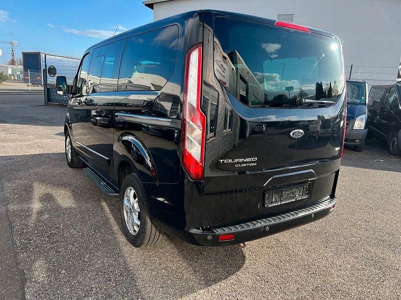 Gebraucht Ford Tourneo 125 PS (91 kW) 2014 Schwarz Kombi