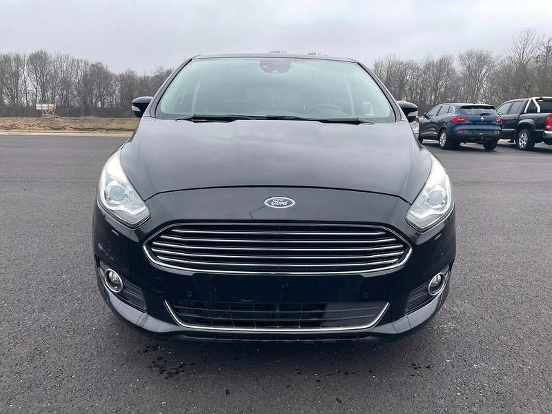 Gebraucht Ford S-MAX Titanium 190 PS (139 kW) 2018 Schwarz Van / Kleinbus