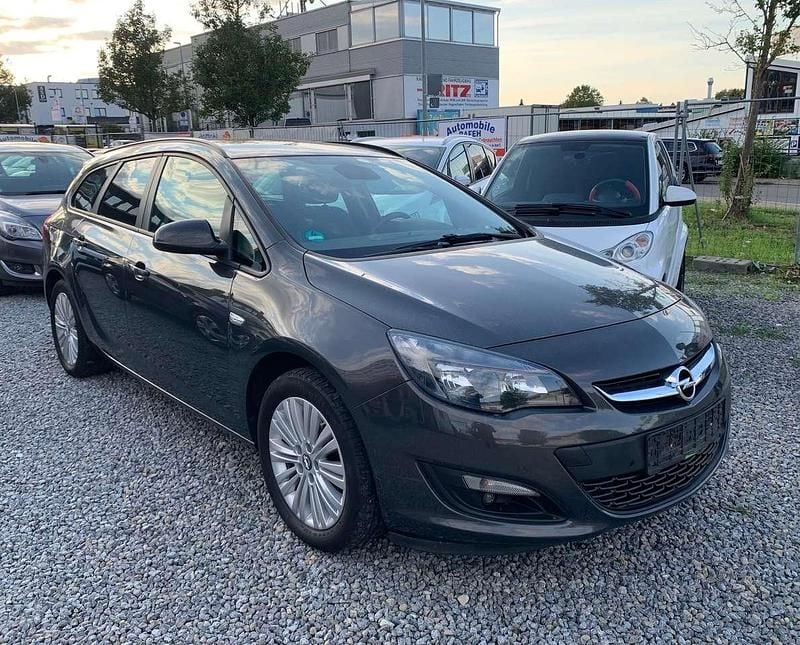 Grau Gebraucht 2015 Opel Astra Kombi | 5.599 € (Superpreis) - Bild 1/4