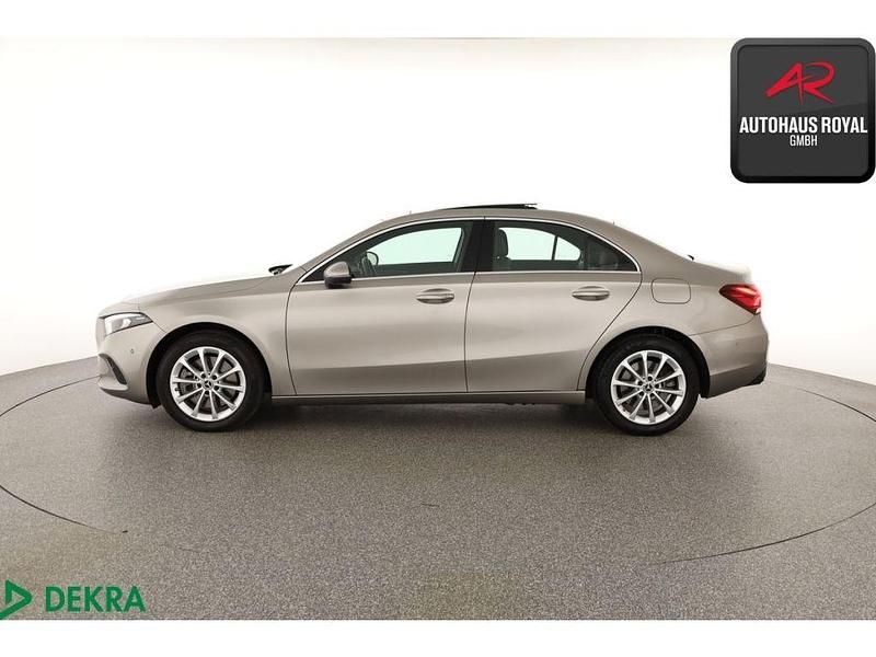 Gebraucht Mercedes A250 160 PS (117 kW) 2020 Silber (metallic) Limousine