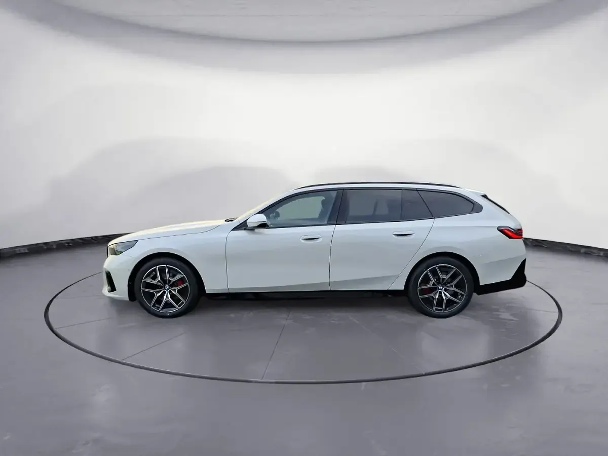 Gebraucht BMW 520 Comfort Edition 197 PS (144 kW) 2025 Kombi