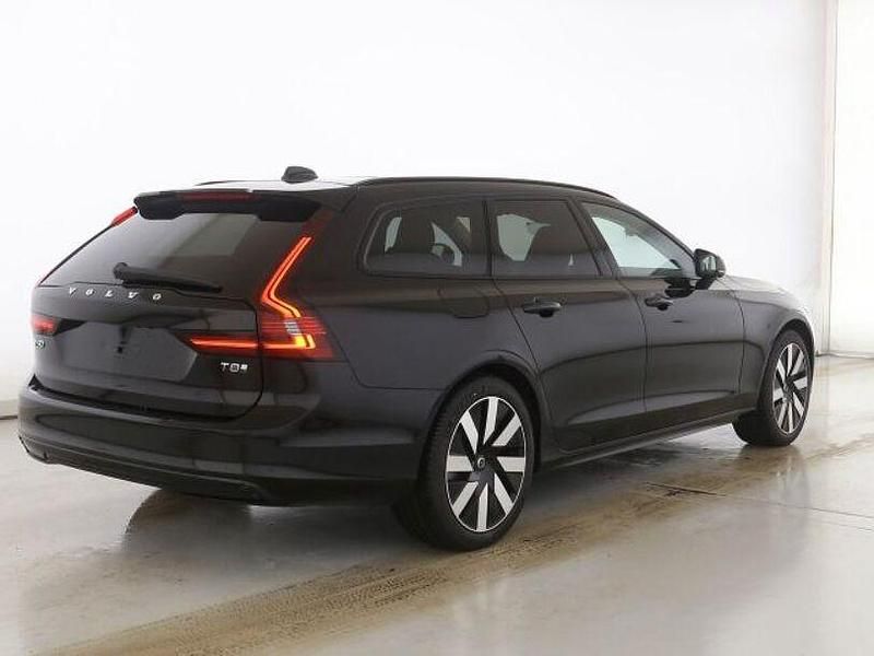 Gebraucht Volvo V90 Ultra 310 PS (228 kW) 2025 Onyx black / metallic Kombi