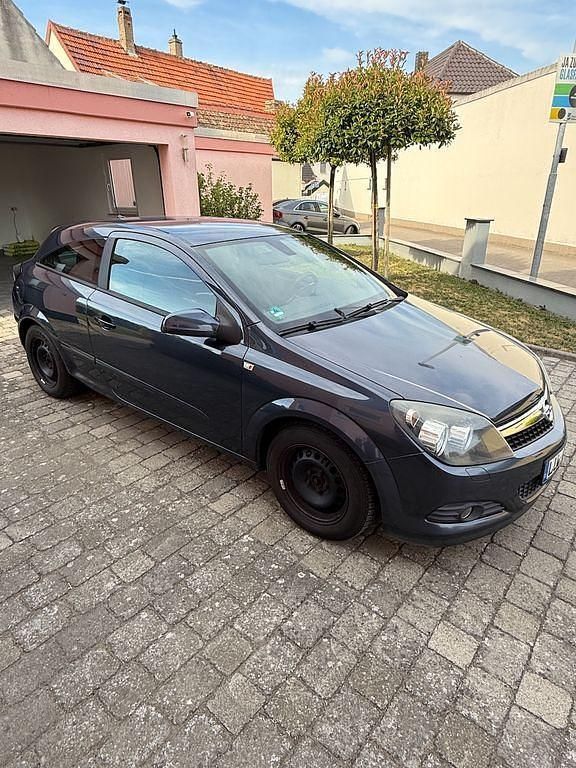Blau Gebraucht 2008 Opel Astra GTC Innovation Limousine | 2.499 € (Guter Preis) - Bild 1/4