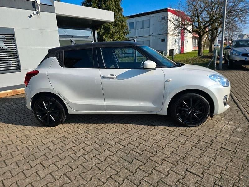 Gebraucht Suzuki Swift Comfort 90 PS (66 kW) 2017 Weiß Kleinwagen
