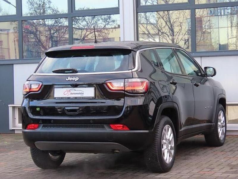 Gebraucht Jeep Compass 131 PS (96 kW) 2024 Schwarz SUV