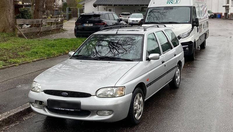 Gebraucht Ford Escort 75 PS (55 kW) 1998 Silber Kombi