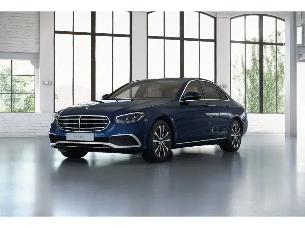 Gebraucht Mercedes E300 Exclusive 194 PS (142 kW) 2022 Blau / nautikblau Limousine