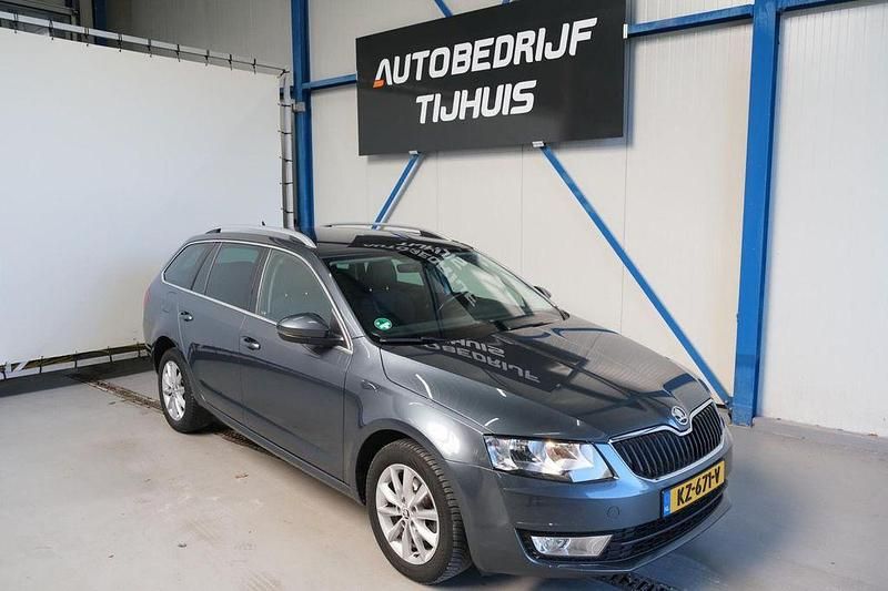 Grau Gebraucht 2017 Skoda Octavia Business Line Kombi | 7.139 € (Superpreis) - Bild 1/4