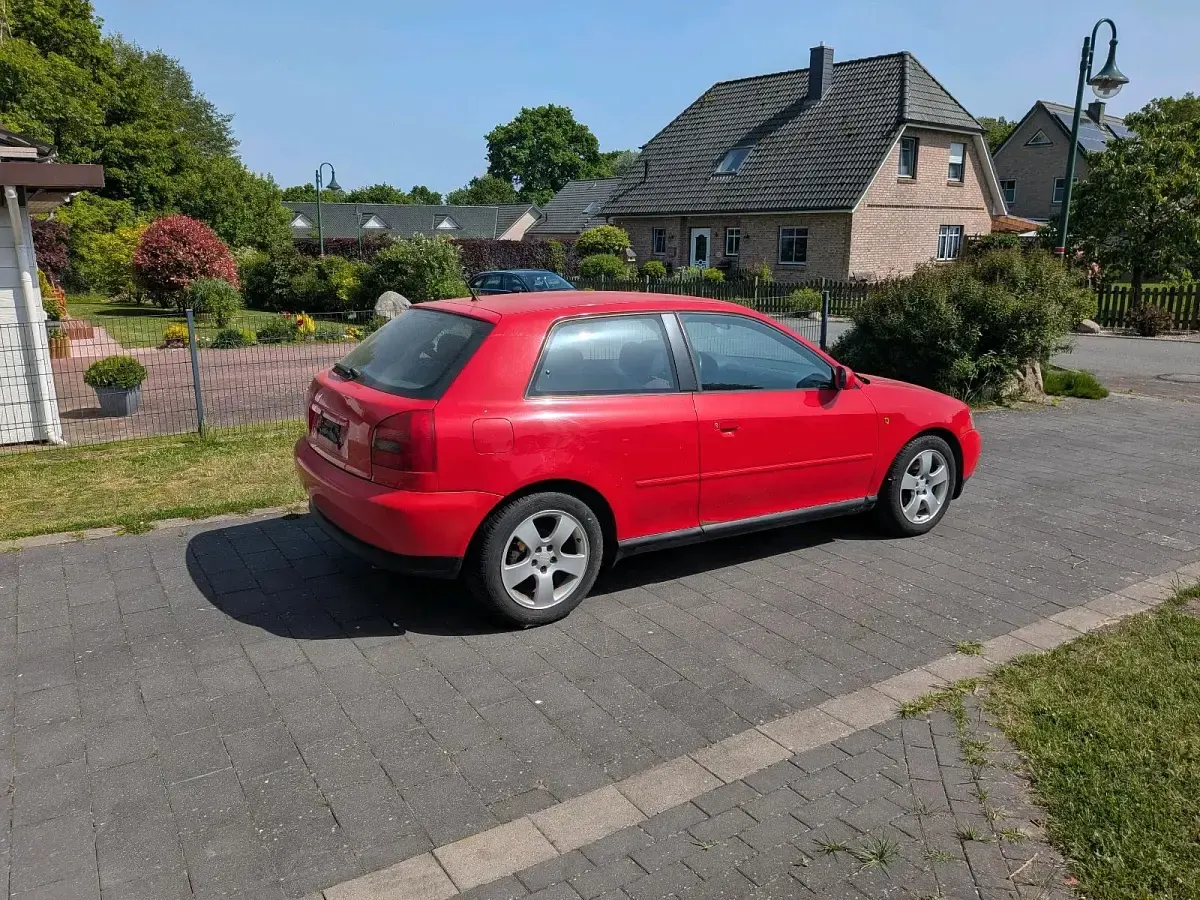Gebraucht Audi A3 125 PS (91 kW) 1997 Rot Kleinwagen