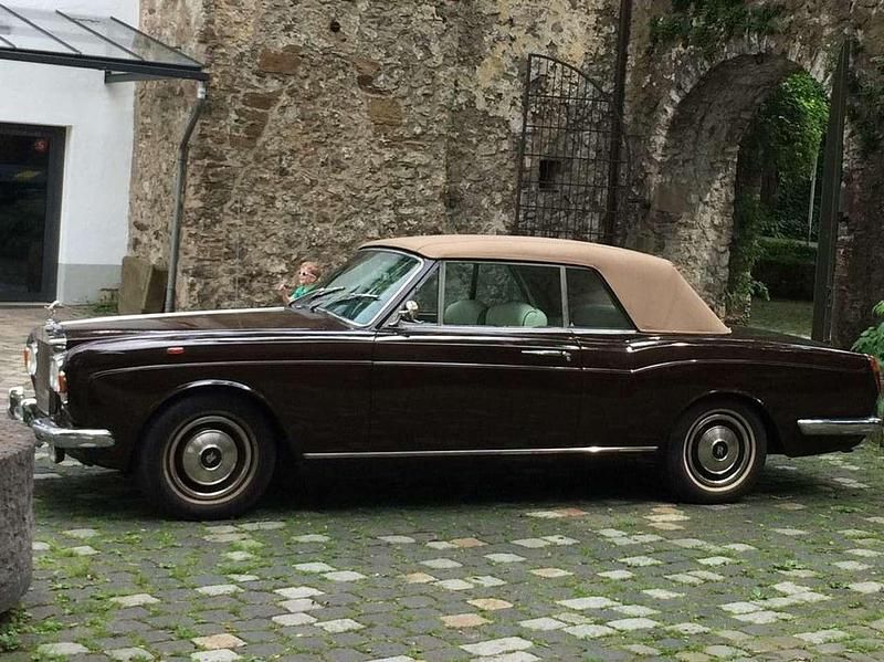 Braun Gebraucht 1971 Rolls Royce Park Ward Cabrio | 74.000 € - Bild 1/4