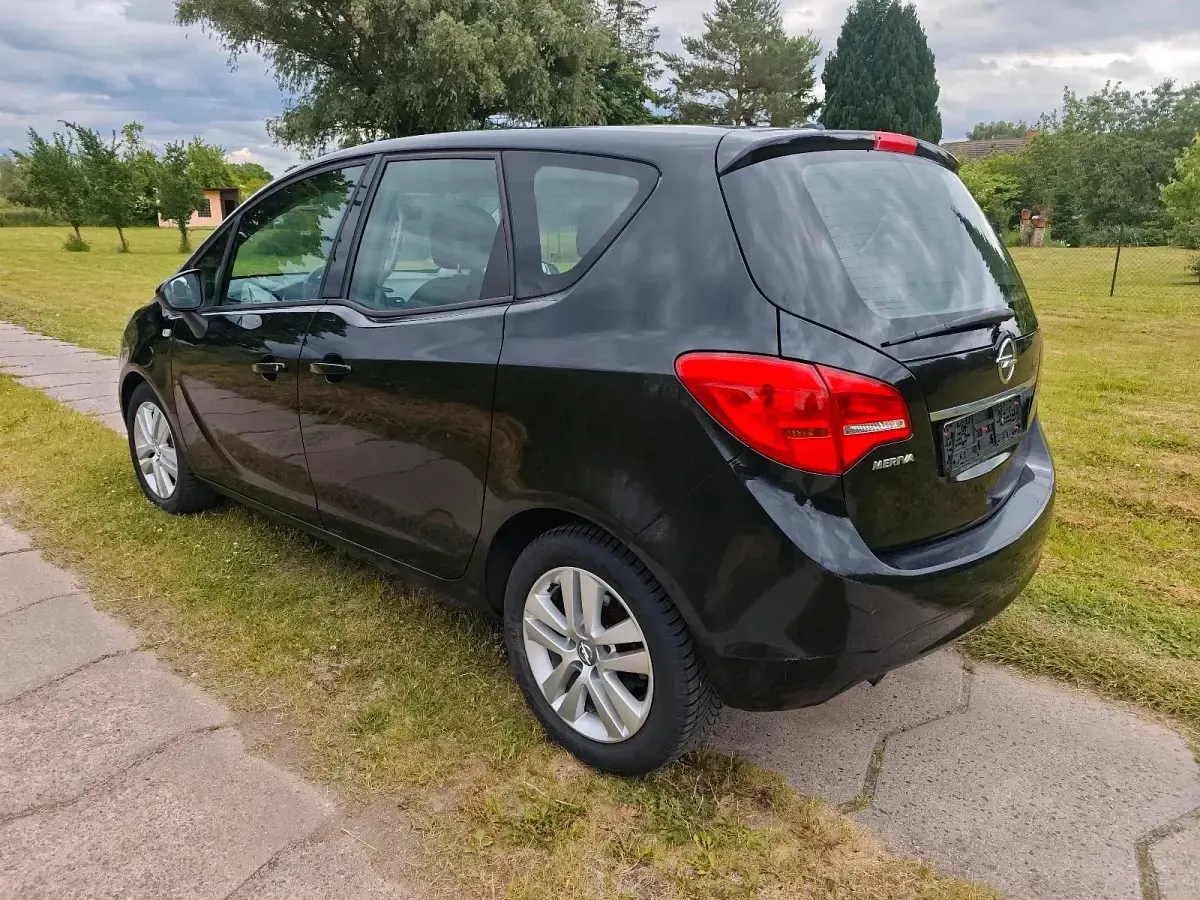 Gebraucht Opel Meriva 100 PS (73 kW) 2011 Schwarz Van / Kleinbus