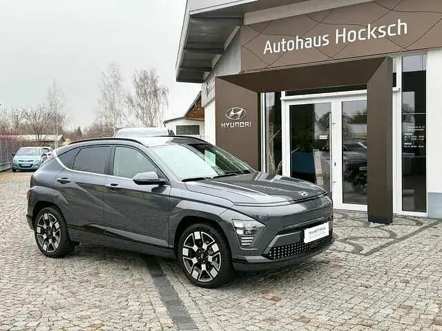 Grau Gebraucht 2023 Hyundai Kona Comfort SUV | 34.390 € (Fairer Preis) - Bild 1/4