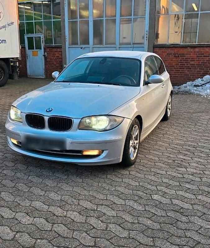 Gebraucht BMW 116 122 PS (89 kW) 2007 Grau Kleinwagen