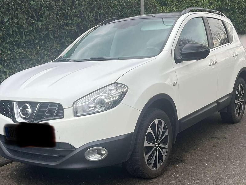 Weiß Gebraucht 2013 Nissan Qashqai 360º SUV | 7.300 € (Fairer Preis) - Bild 1/4