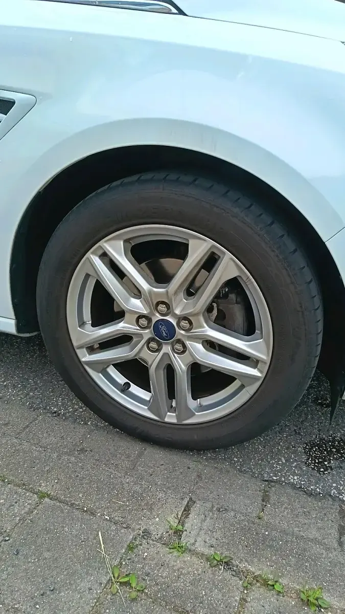 Gebraucht Ford S-MAX Titanium 150 PS (110 kW) 2015 Weiß Van / Kleinbus