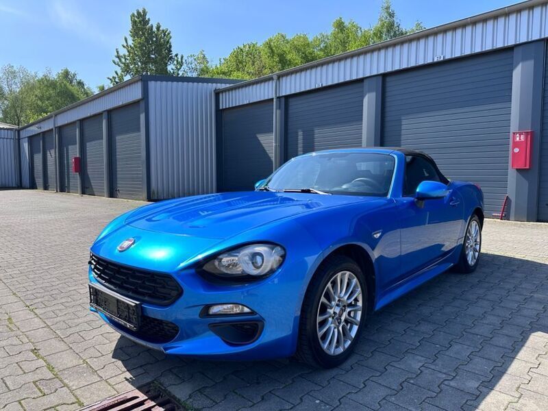 Blau Gebraucht 2017 Fiat 124 Spider Cabrio | 10.999 € (Superpreis) - Bild 1/4