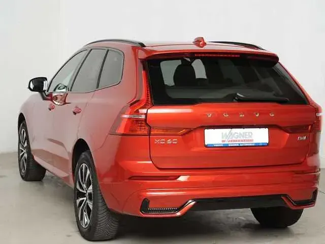 Gebraucht Volvo XC60 145 PS (106 kW) 2023 SUV