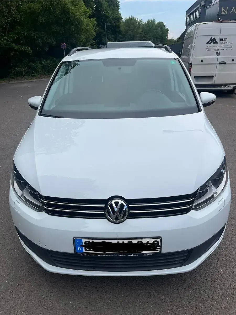 Gebraucht VW Touran Comfortline 140 PS (102 kW) 2014 Weiß Van / Kleinbus