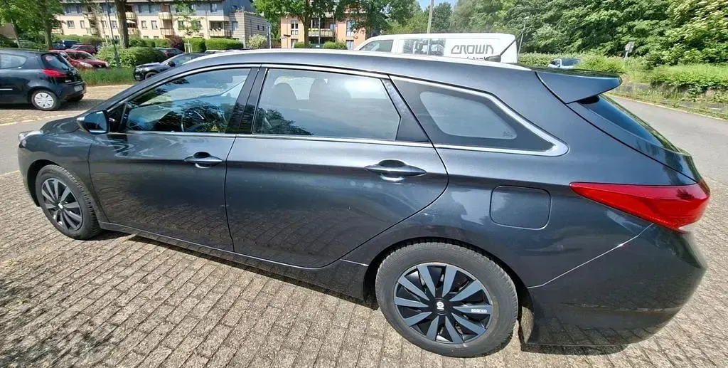 Gebraucht Hyundai i40 Comfort 135 PS (99 kW) 2013 Grau Kombi