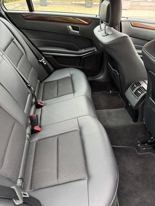 Gebraucht Mercedes E350 Avantgarde 260 PS (191 kW) 2014 Silber Limousine